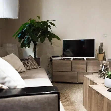 Hostnfly - Lovely Flat Close To Voltaire * Paris